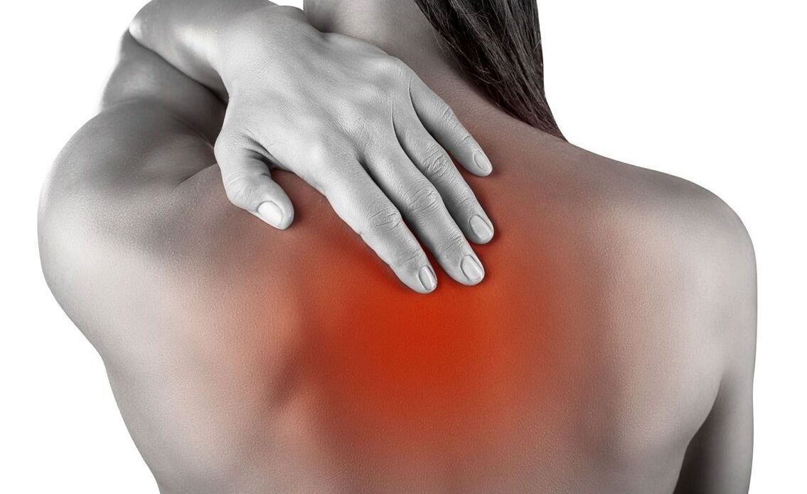 Lokalizimi i dhimbjes së shpinës është karakteristik për osteokondrozën e shpinës torakale